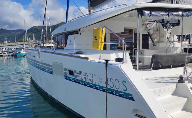 Lagoon 450 SporTop