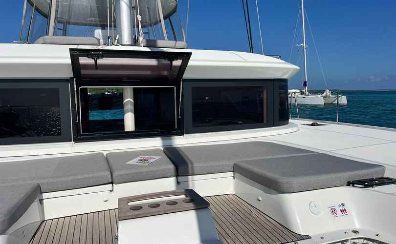 Lagoon 51