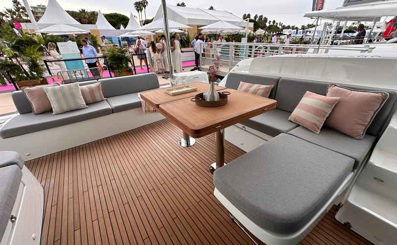 Photo Lagoon 51 (2026)