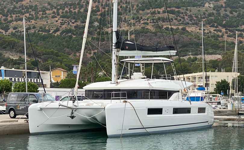 Lagoon 51