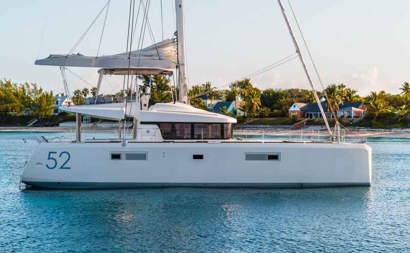 Lagoon 52