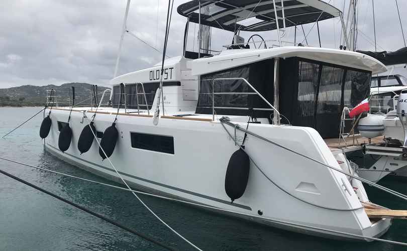 Lagoon 52