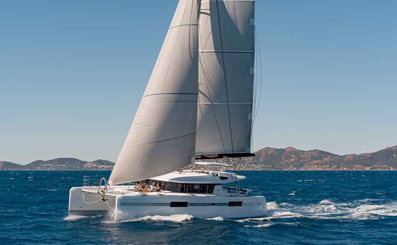 Lagoon 52