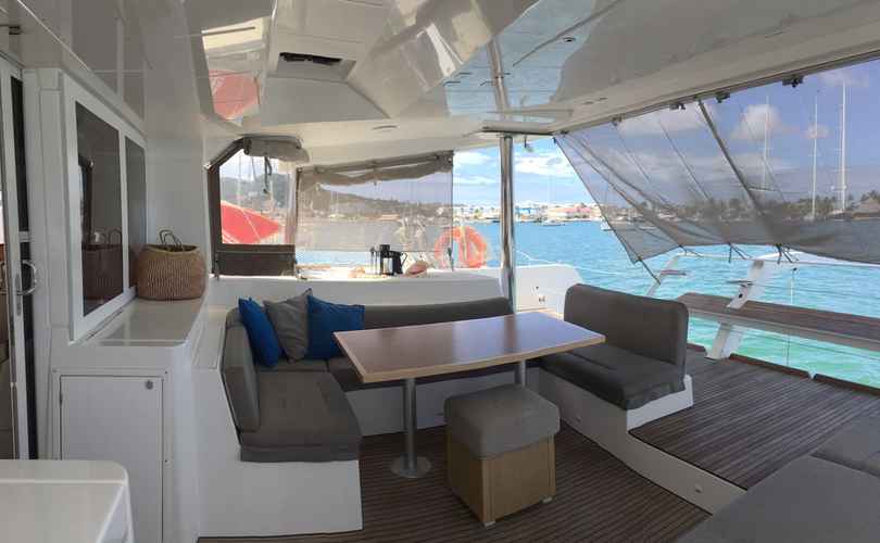 Lagoon 52