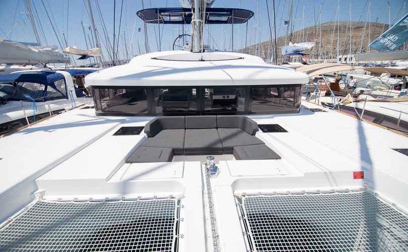 Lagoon 52