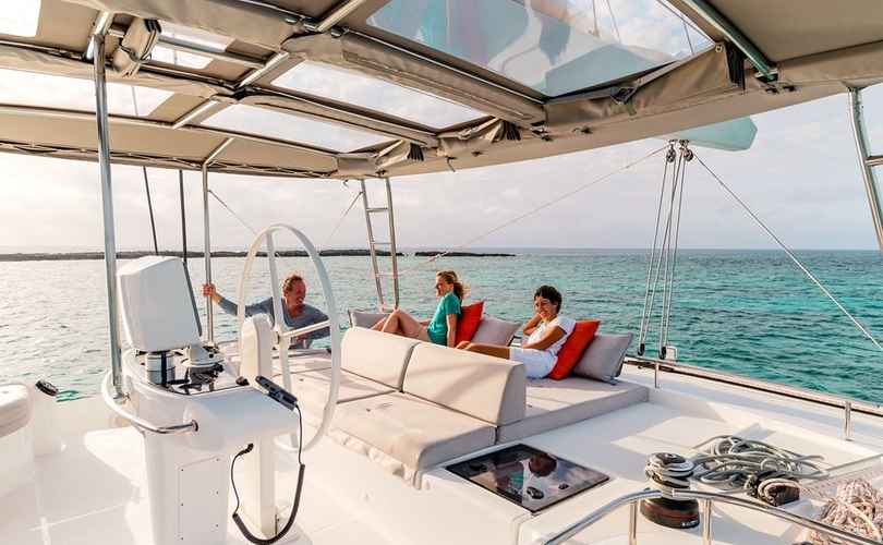 Lagoon 52