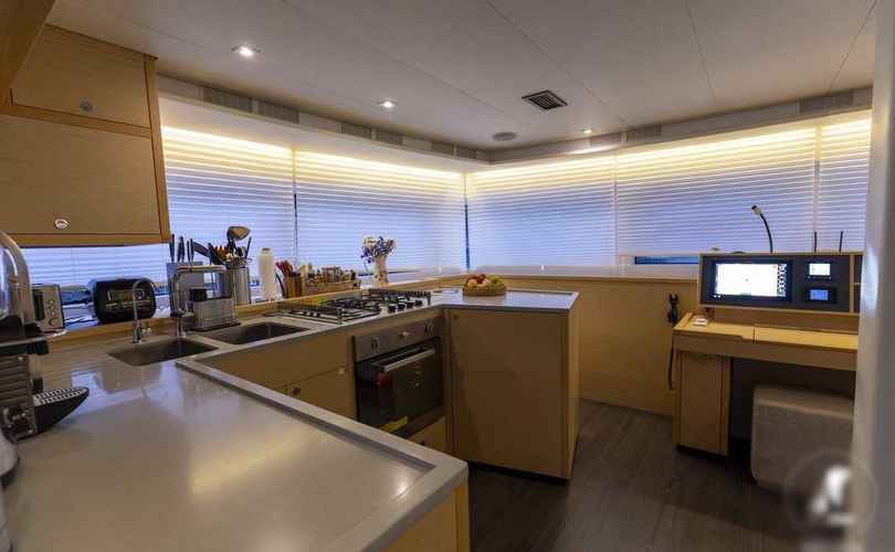 Photo Lagoon 52 Fly (2018)