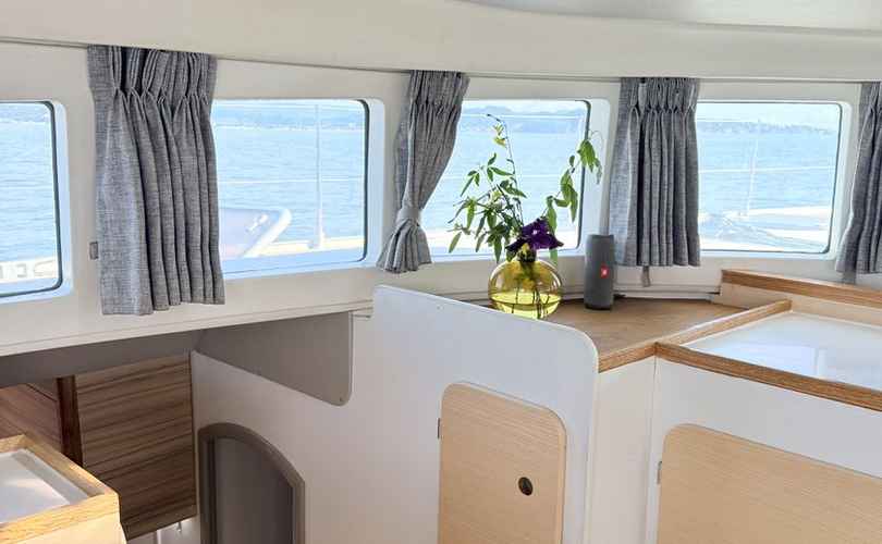 Lagoon 570