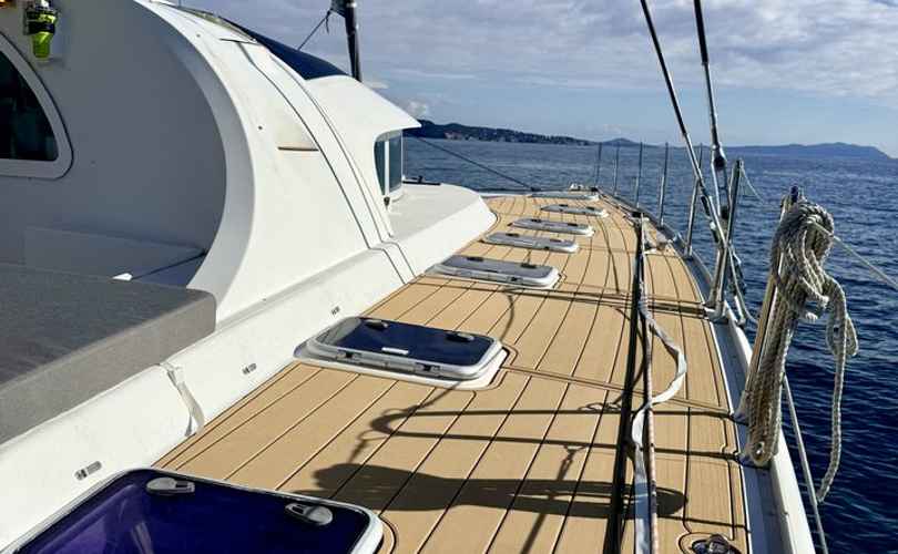 Lagoon 570