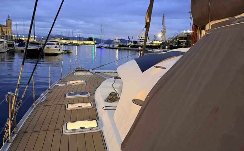 Lagoon 570