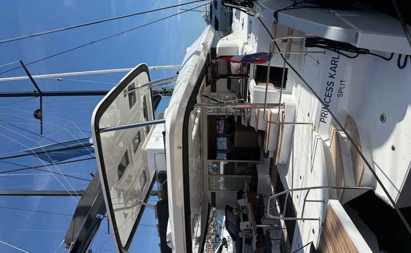 Photo Lagoon 60 (2025)