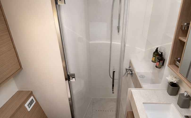 Photo Lagoon 60 (2025)