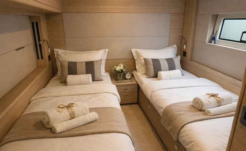 Photo Lagoon 60 (2025)