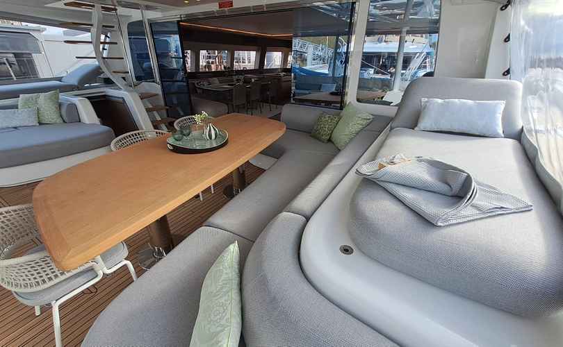 Lagoon Seventy 7