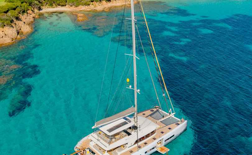 Lagoon Seventy 7