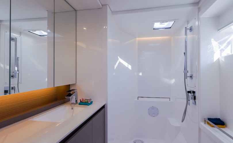 Photo Leopard 50 (Exclusive Plus)