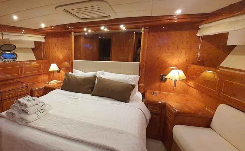 Photo Mangusta 72 (2005)