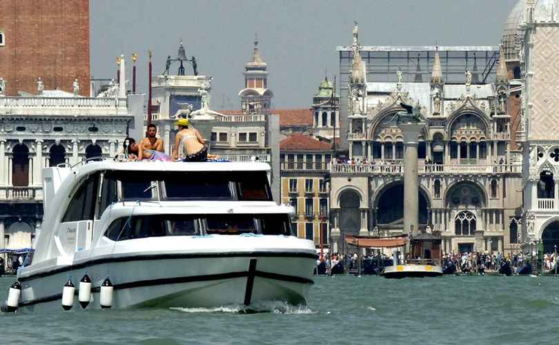 Photo Minuetto 6+ (2009)