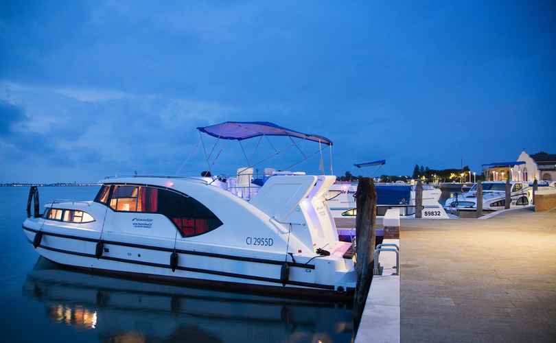 Photo Minuetto 6+ (2011)