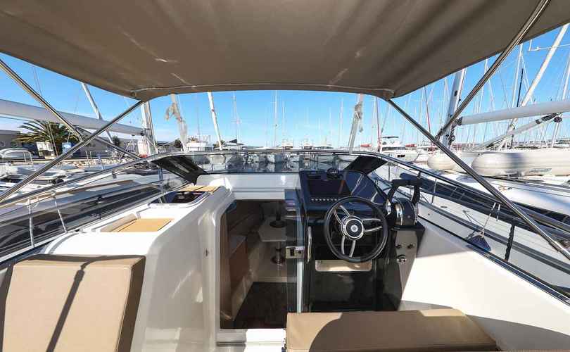 Photo Nuva M9 Cabin (2024)