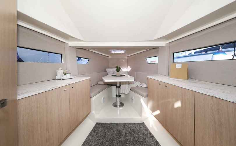Photo Nuva M9 Cabin (2024)