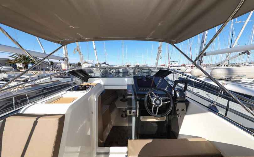 Photo Nuva M9 Cabin (2024)