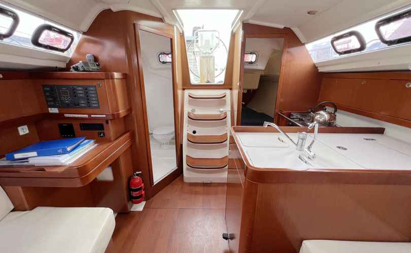 Oceanis 31