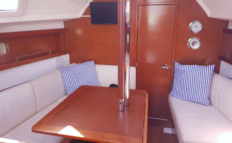 Oceanis 31