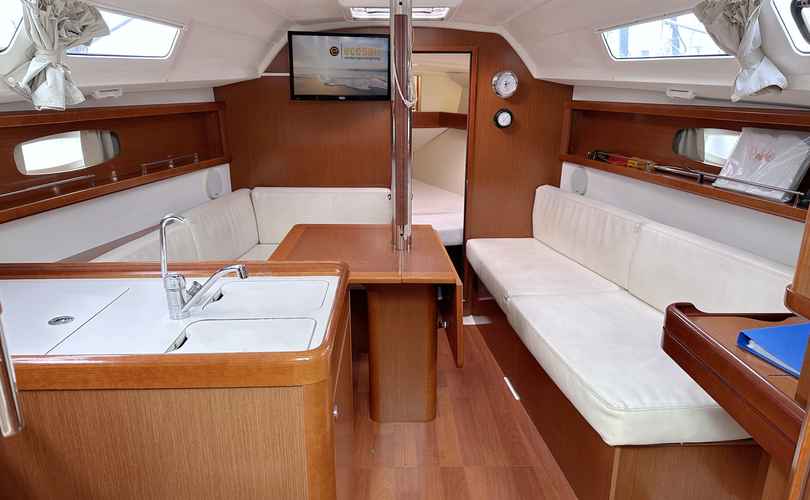 Oceanis 31
