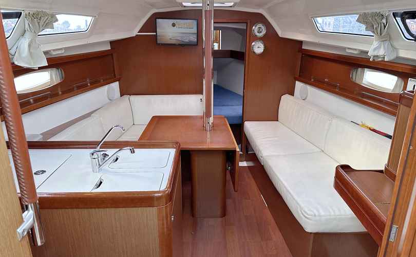 Oceanis 31
