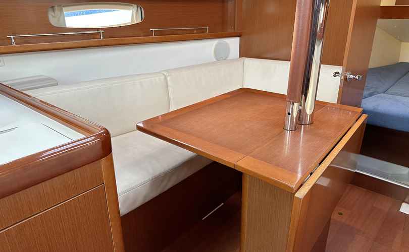 Oceanis 31
