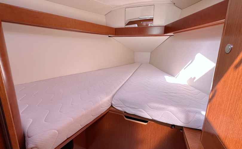 Oceanis 31
