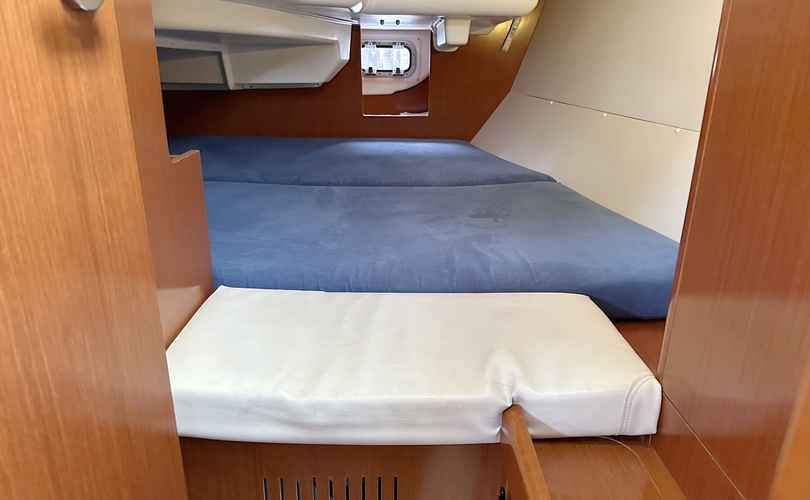 Oceanis 31