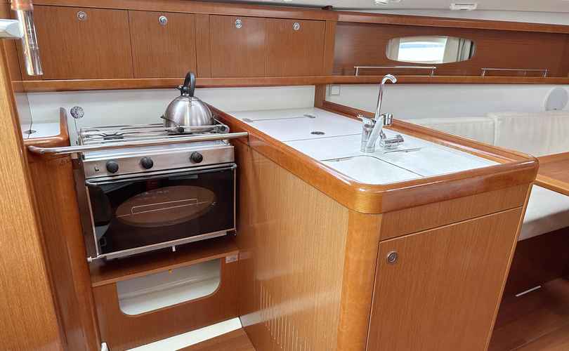 Oceanis 31