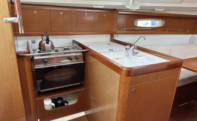 Oceanis 31