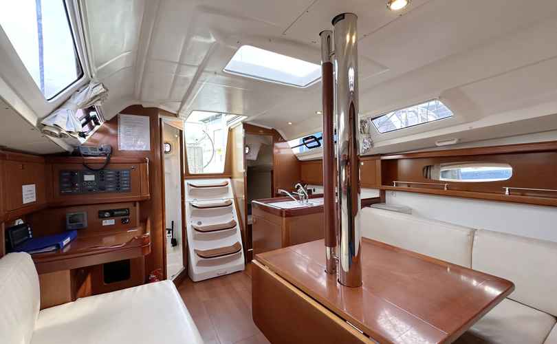 Oceanis 31