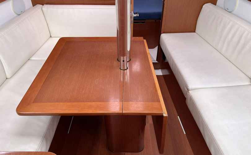 Oceanis 31