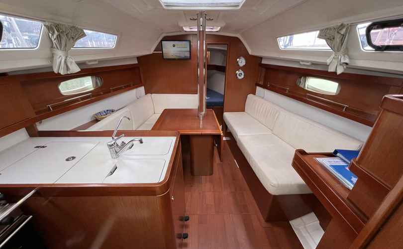 Oceanis 31