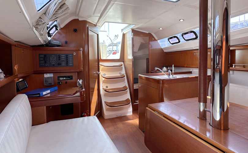 Oceanis 31