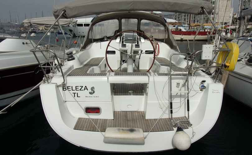 Oceanis 37