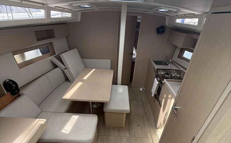 Photo Oceanis 37 (2024)