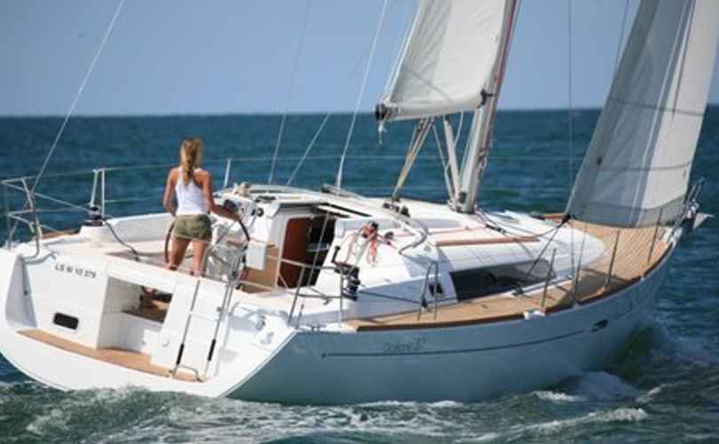 Oceanis 37