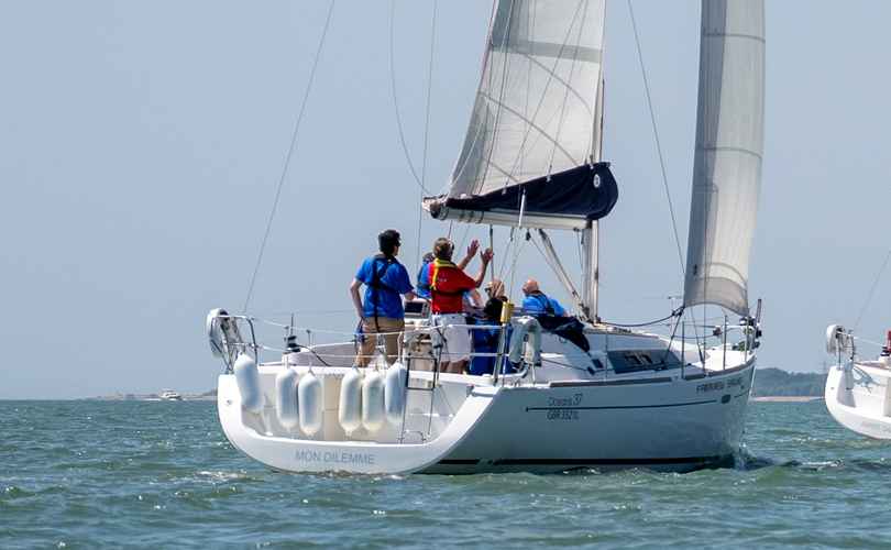 Oceanis 37