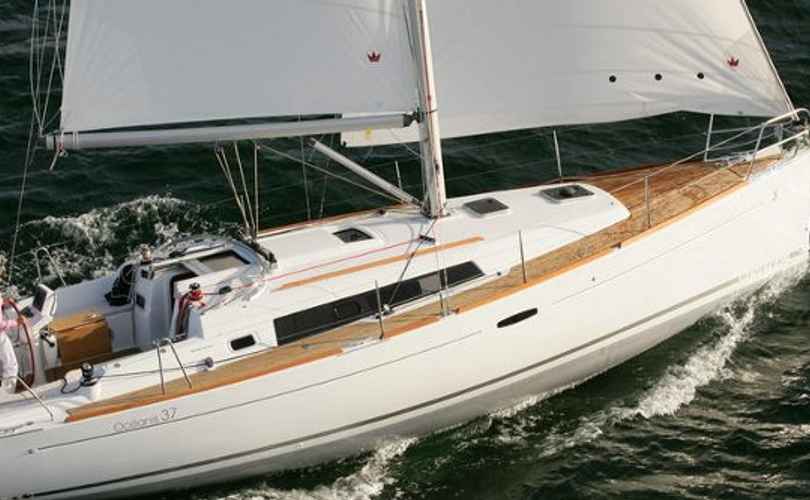Oceanis 37