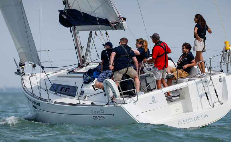 Oceanis 37