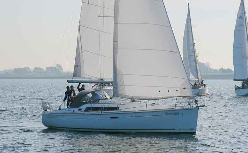 Oceanis 37