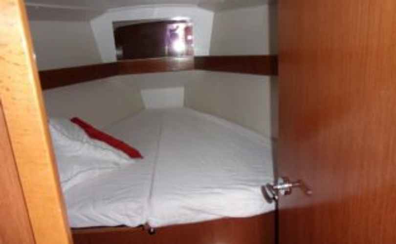 Oceanis 37