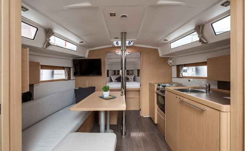 Oceanis 38.1