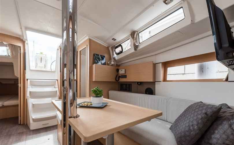 Oceanis 38.1