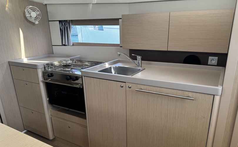 Oceanis 38.1